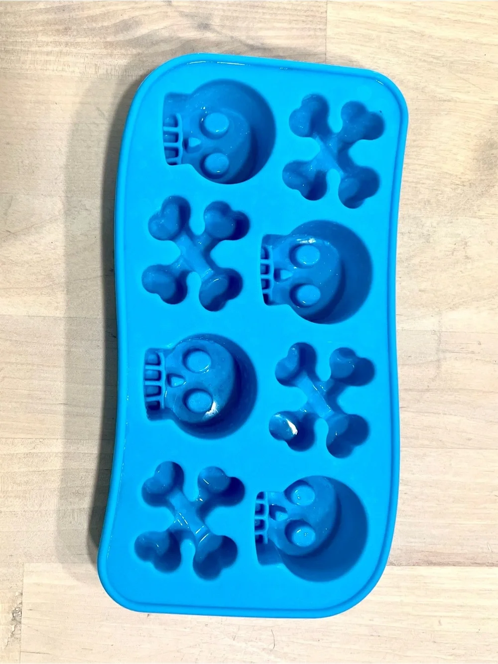Silicone Tray Skull & Crossbones